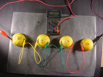 батарея лимонных аккумуляторов